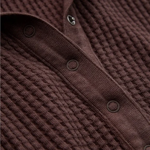 Aerie Offline Dark Brown Waffle Henley Size S Never Worn - Picture 6 of 6